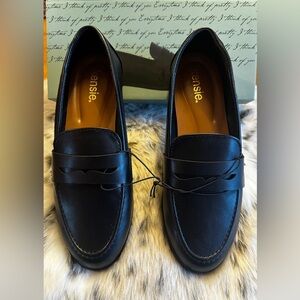 NWT Kensie Classic Black Slip-On Loafers